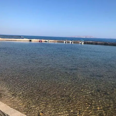 Modern One Bedroom Beachside Hébergement de vacances Hersónissos