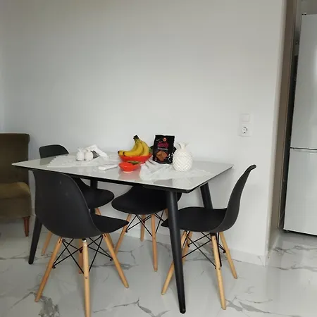 Modern One Bedroom Beachside