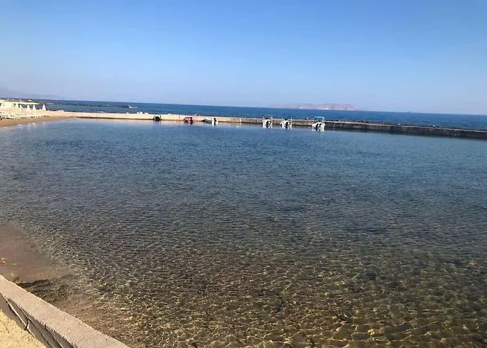 Modern One Bedroom Beachside Case de vacanță Hersonissos (Crete)