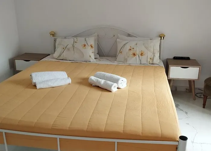 Modern One Bedroom Beachside Case de vacanță