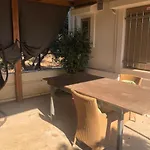 Modern One Bedroom Beachside *