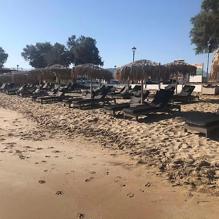 Modern One Bedroom Beachside