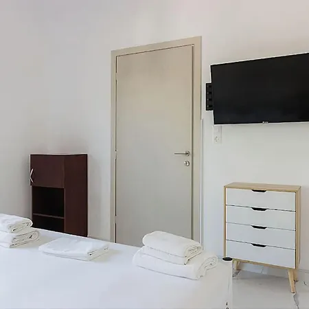 Modern One Bedroom Beachside Hersonissos (Crete)
